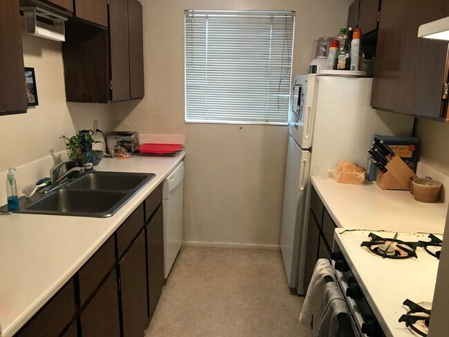 Building Photo - 1B/1B Pet Friendly Apartment South of BYU