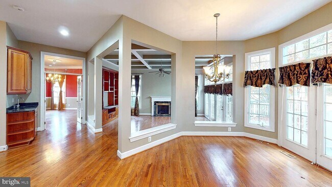 Building Photo - 309 Pure Spring Crescent