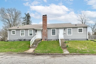 Building Photo - 634 W 41st St