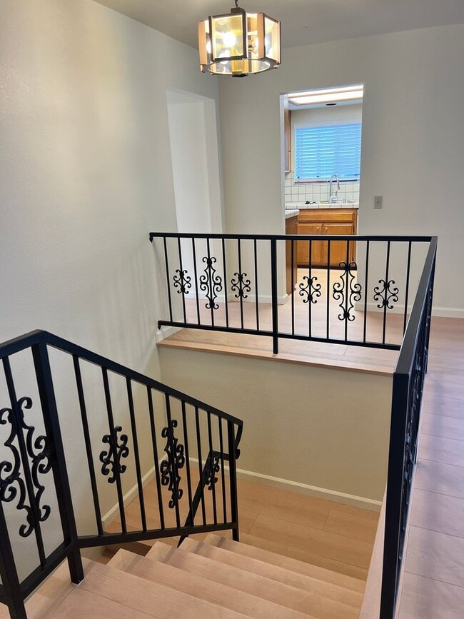 Building Photo - Grand Ave Barakat