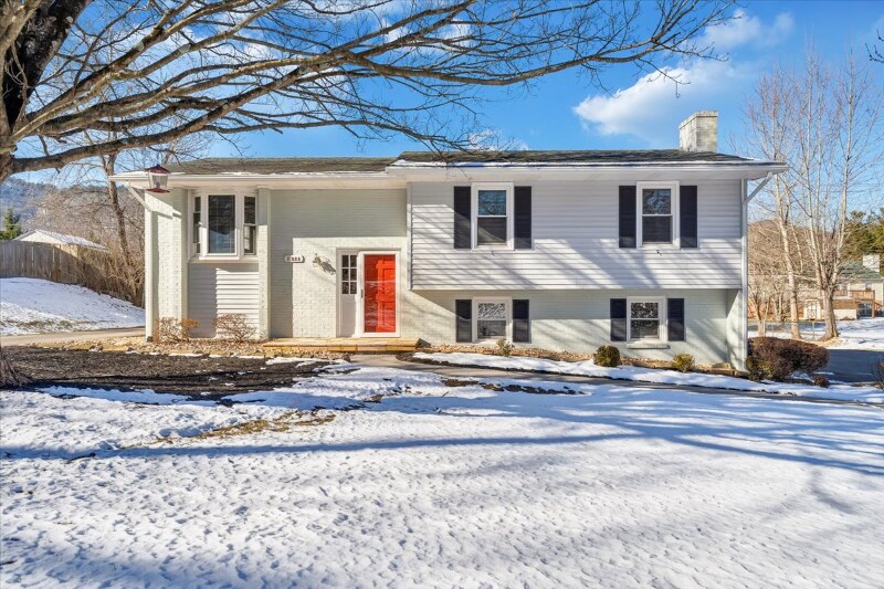 Primary Photo - 1311 Catawba Rd