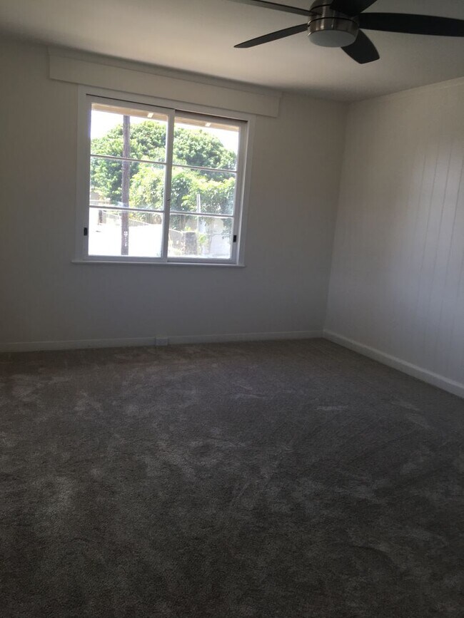 Building Photo - Completely renovated 3 bedroom 2 bath Wahi...