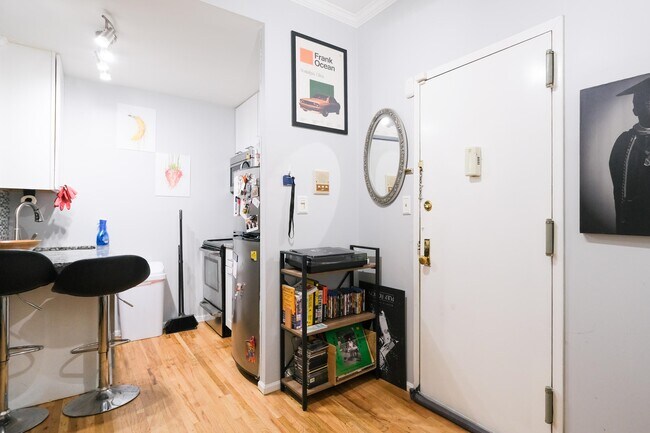 Building Photo - 245 8th St