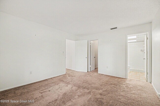 Building Photo - 2106 Tarrytown Ln NE