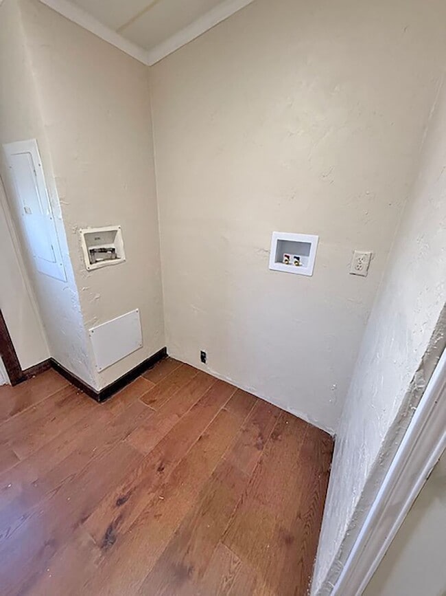 Building Photo - Beautiful 4 Bedroom 2 Bath manufactured home in Rhome Texas on 2 acres.