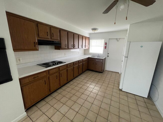 Building Photo - 127 Lucas Rd