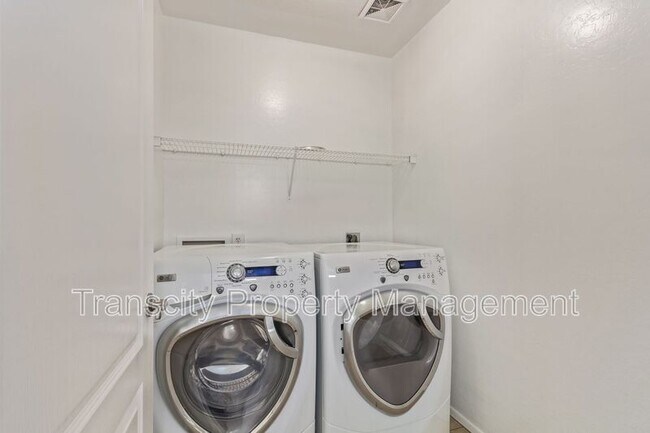 Building Photo - 10221 E Isleta Ave