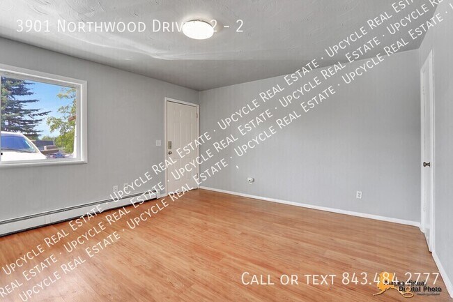 Building Photo - 3901 Northwood Dr
