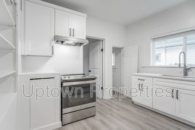 Building Photo - 135 NE Jackson St