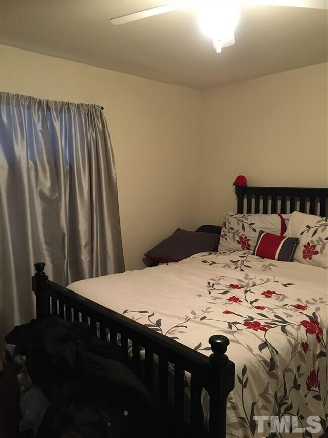 Building Photo - 520 Parnell Dr