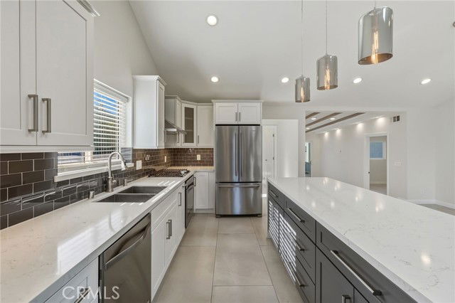 Building Photo - 6017 Encino Ave