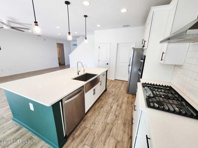 Building Photo - 577 Archstone Wy