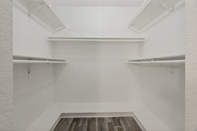 Building Photo - Spacious & Modernized Duplex Living in Southwest Fort Worth