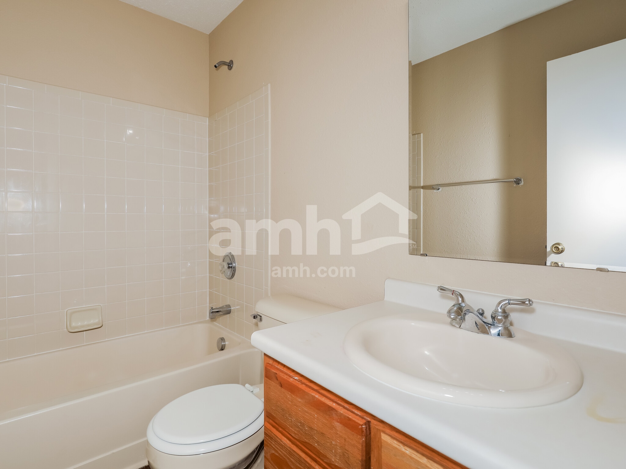 Building Photo - 13912 Meadow Lake Dr