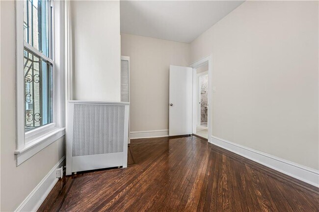 Building Photo - 534 81st St