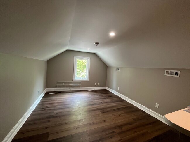 Building Photo - 312 W Moler Ave