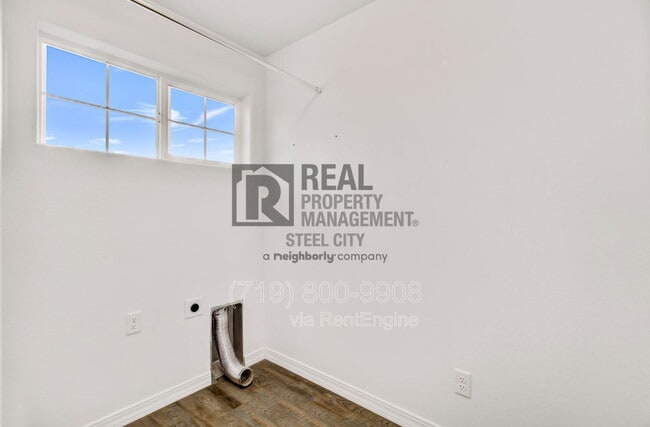 Building Photo - 480 W Spaulding Ave N
