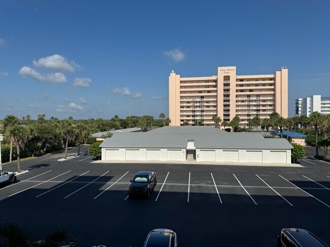 Building Photo - 5151 N Hwy A1A