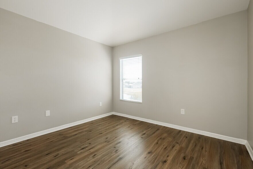 Building Photo - 12527 Evington Point Dr