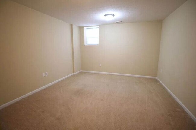 Building Photo - 5549 Bow Falls Blvd
