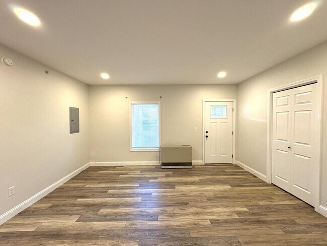 Building Photo - 39 High St