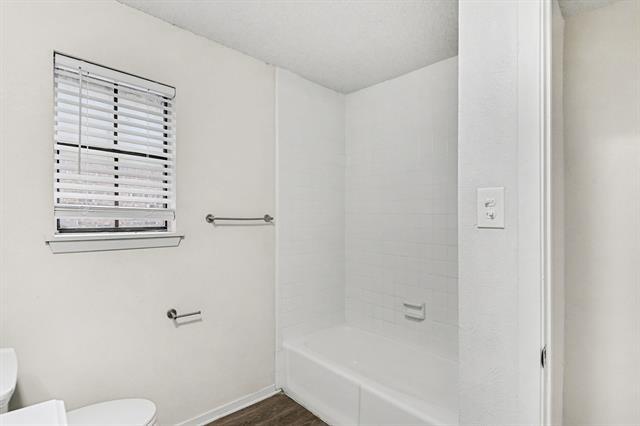 Building Photo - 2705 Warren Ln