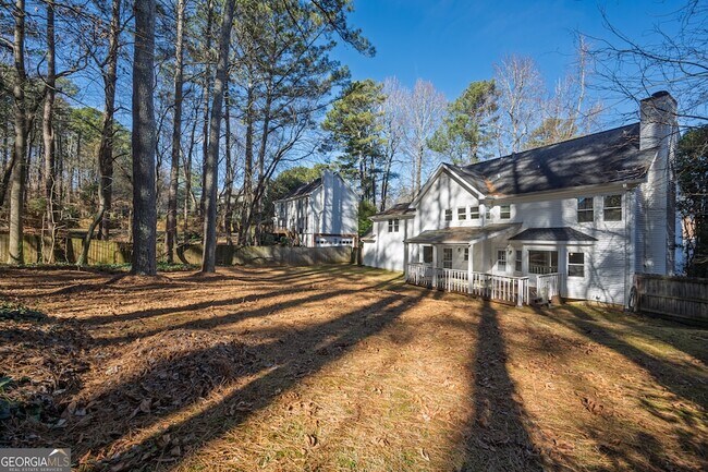 Building Photo - 151 Lakeside Dr NW