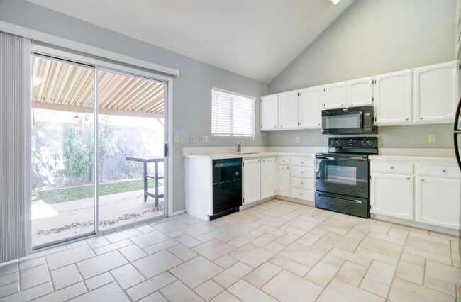 Building Photo - 1756 E Kesler Ln