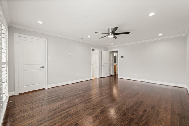 Building Photo - 5521 Lincrest Ln