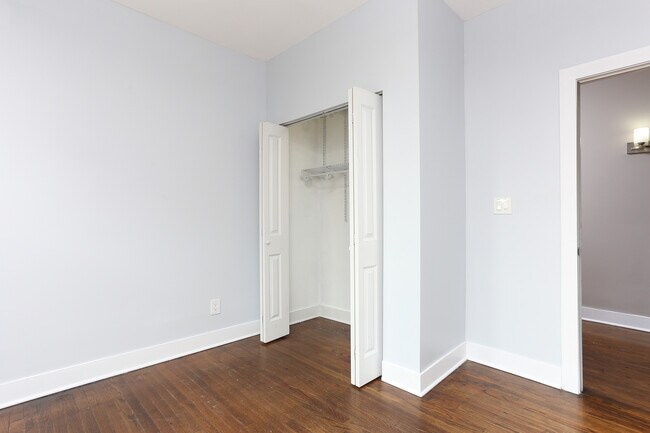 Building Photo - 2647 W Potomac Ave