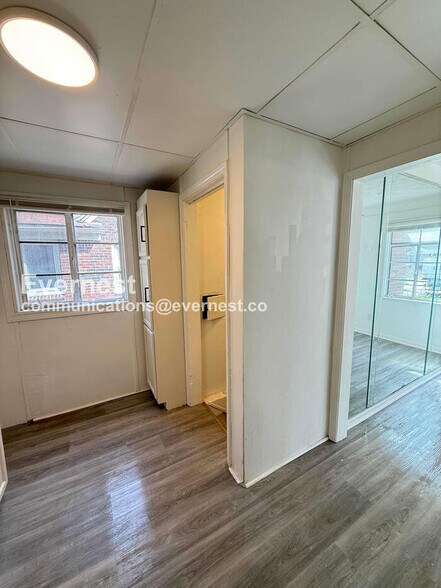 Building Photo - 20527 Rosemont Ave