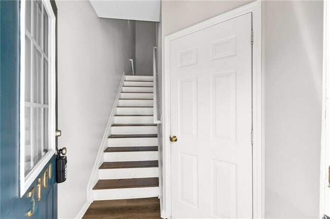 Building Photo - 3160 Mill Springs Cir NE