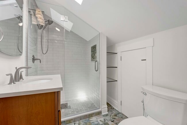 Building Photo - 636 S Euclid Ave