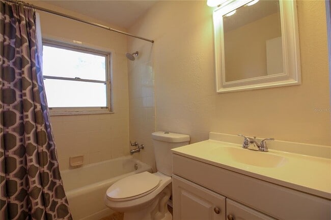 Building Photo - 549 Norfolk Cir