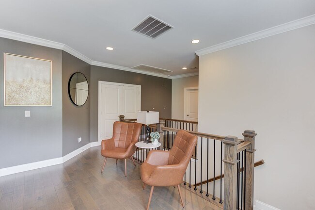 Building Photo - 1450 Edgebrook Ct NE