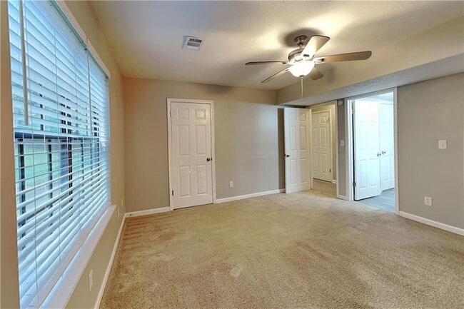 Building Photo - 4750 Jamerson Forest Cir