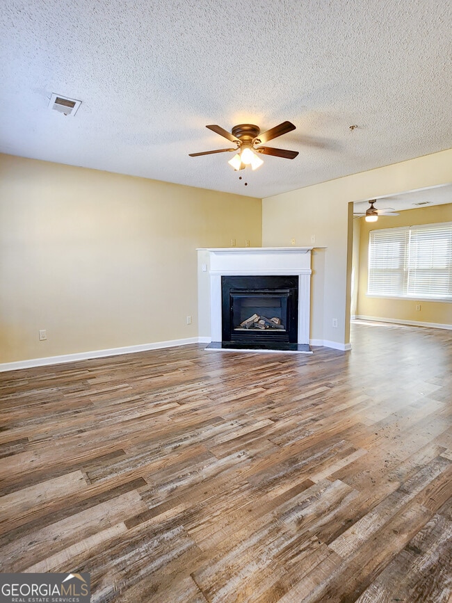 Building Photo - 142 Watercress Ct