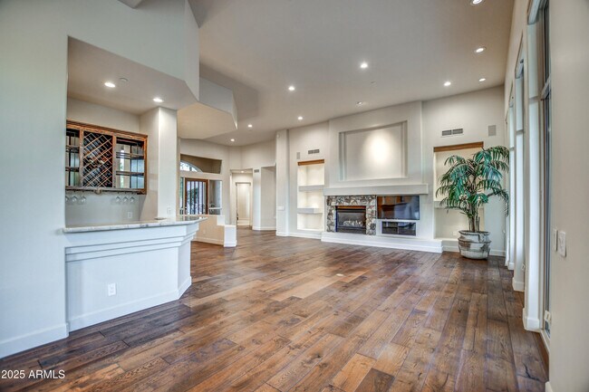 Building Photo - 9671 E Monument Dr