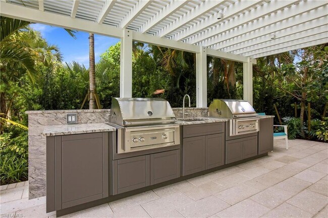 Building Photo - 5550 Heron Point Dr