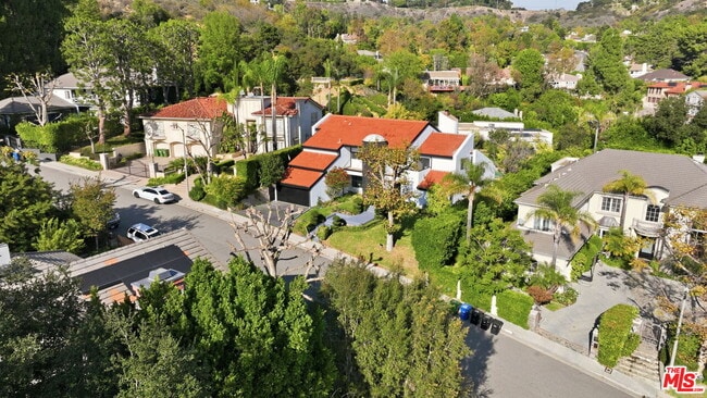 Building Photo - 2846 Royston Pl