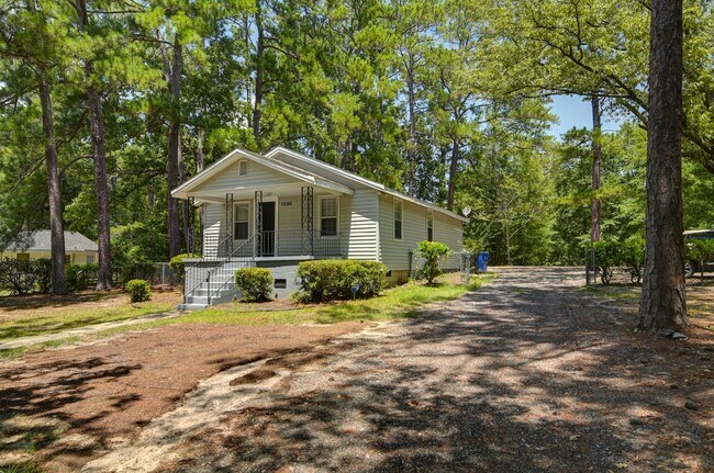 Building Photo - Charming 2 Bedroom Home, close to USC & lo...