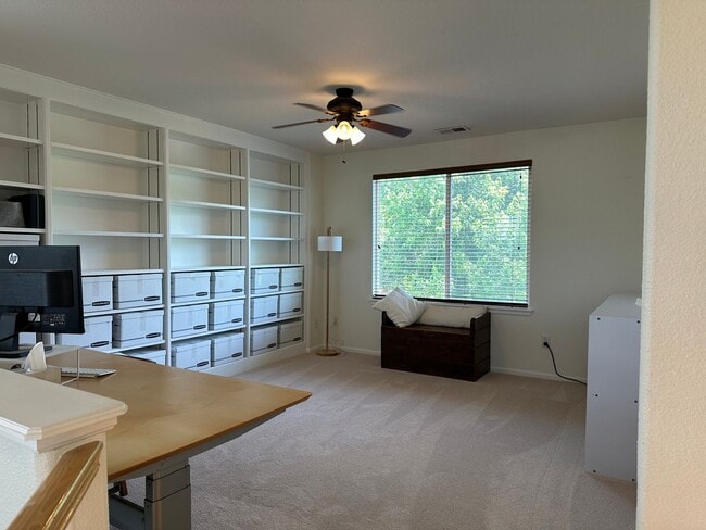 Building Photo - Open floor plan and backs to Open Space! 4...