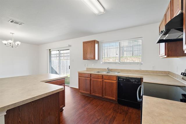 Building Photo - 2117 Laughlin Rd