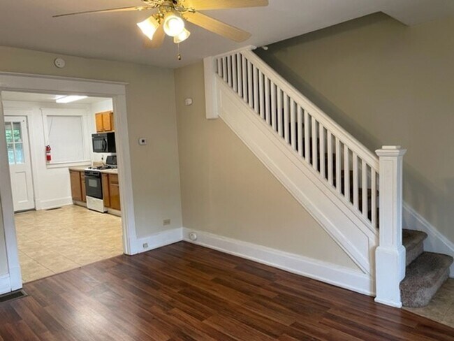 Building Photo - 2439 Penn St