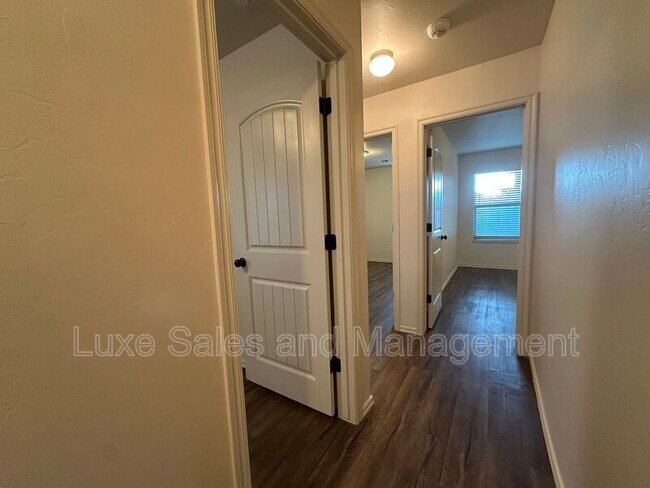 Building Photo - 412 Chalk Hill Ct