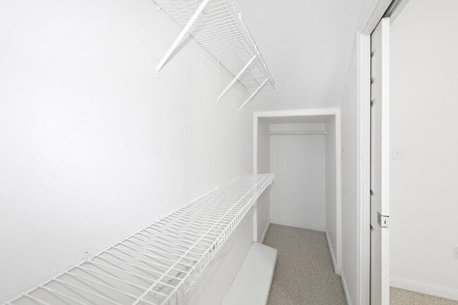 Building Photo - 2445 Monarch Dr