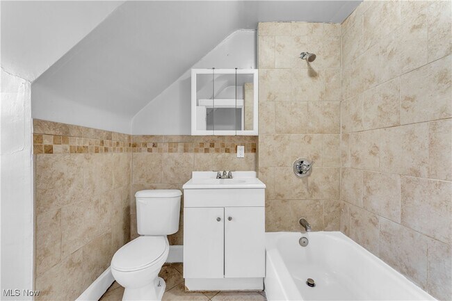 Building Photo - 2911 Ludlow Rd