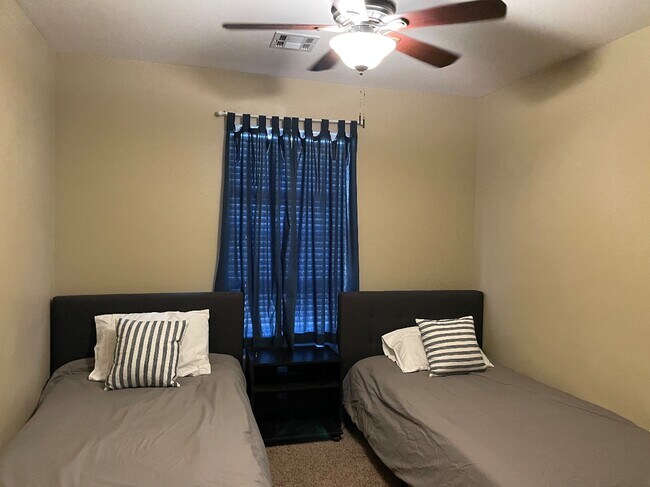 Building Photo - 10413 NW 45th St