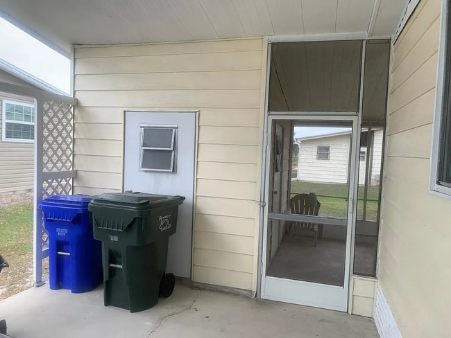 Building Photo - 4982 Foxwood Lake Dr