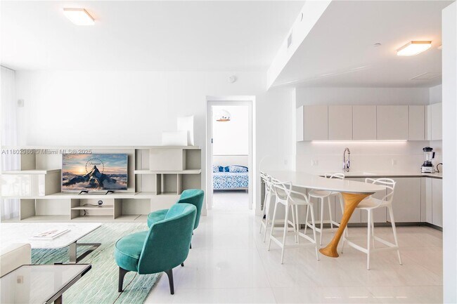 Building Photo - 16901 Collins Ave